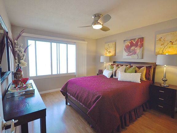 3rd image of 8 Parkrose Ave