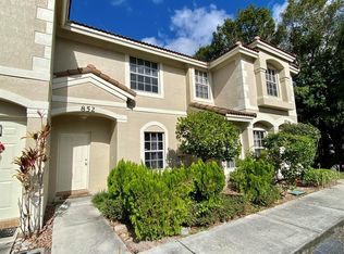 852 Summit Lake Dr, West Palm Beach, FL 33406
