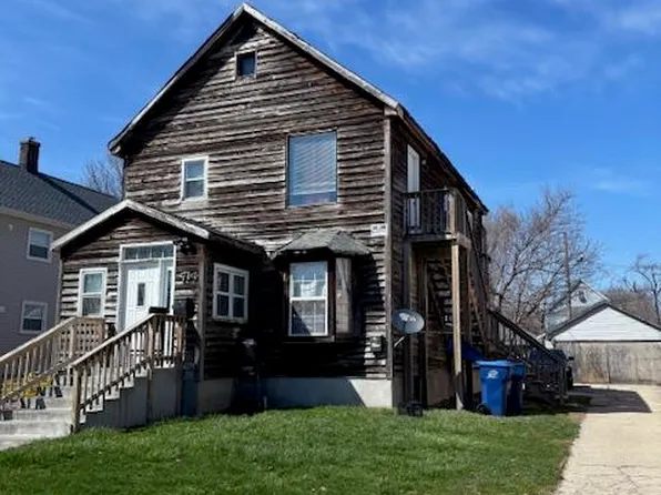 714 Cummings Ave, Waukegan, IL 60085