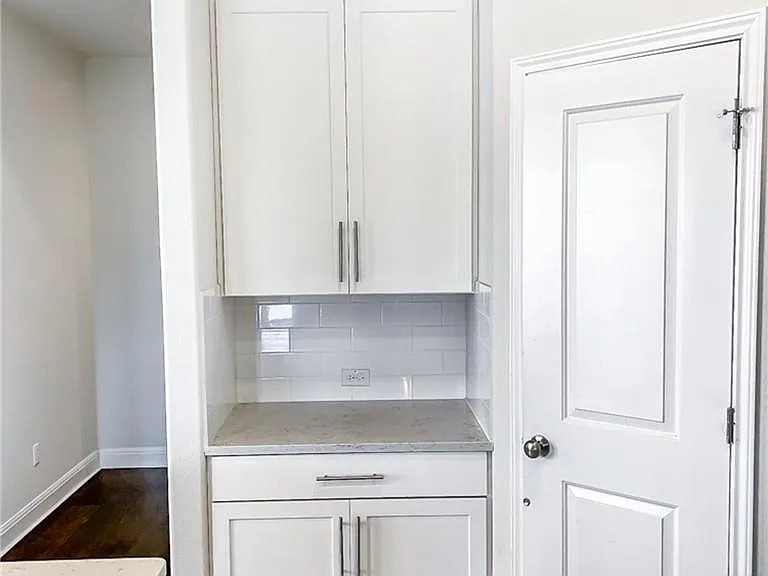 309 Cyril Dr — Photo 5