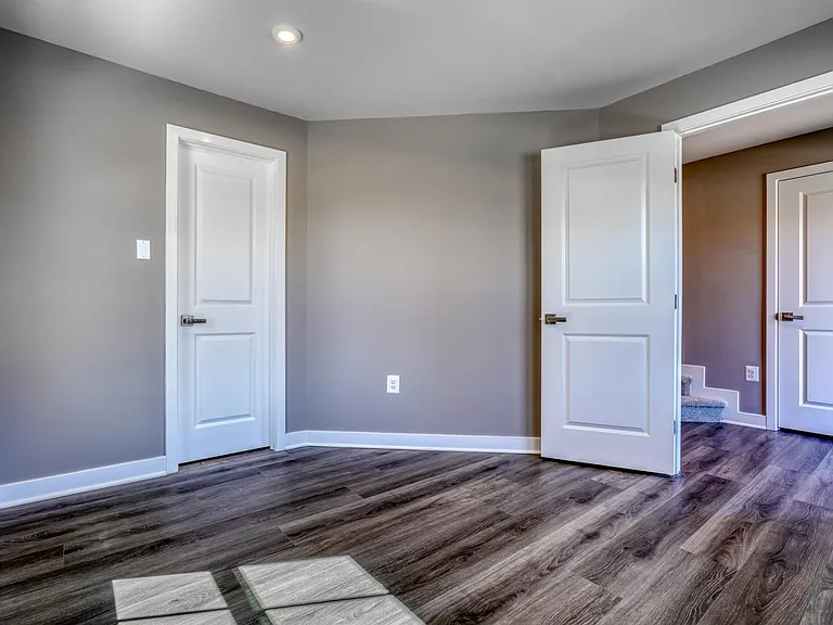 6100 Northwest Dr #1 — Photo 34