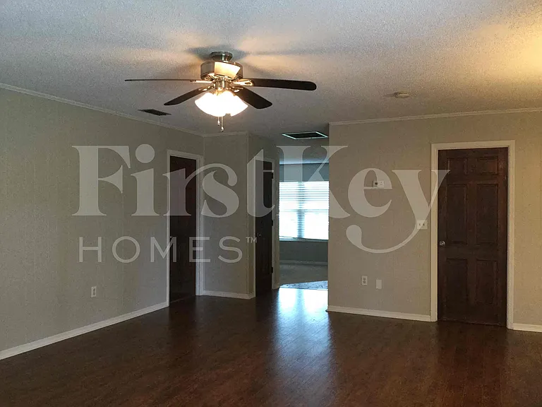 4514 Glen Eden — Photo 10