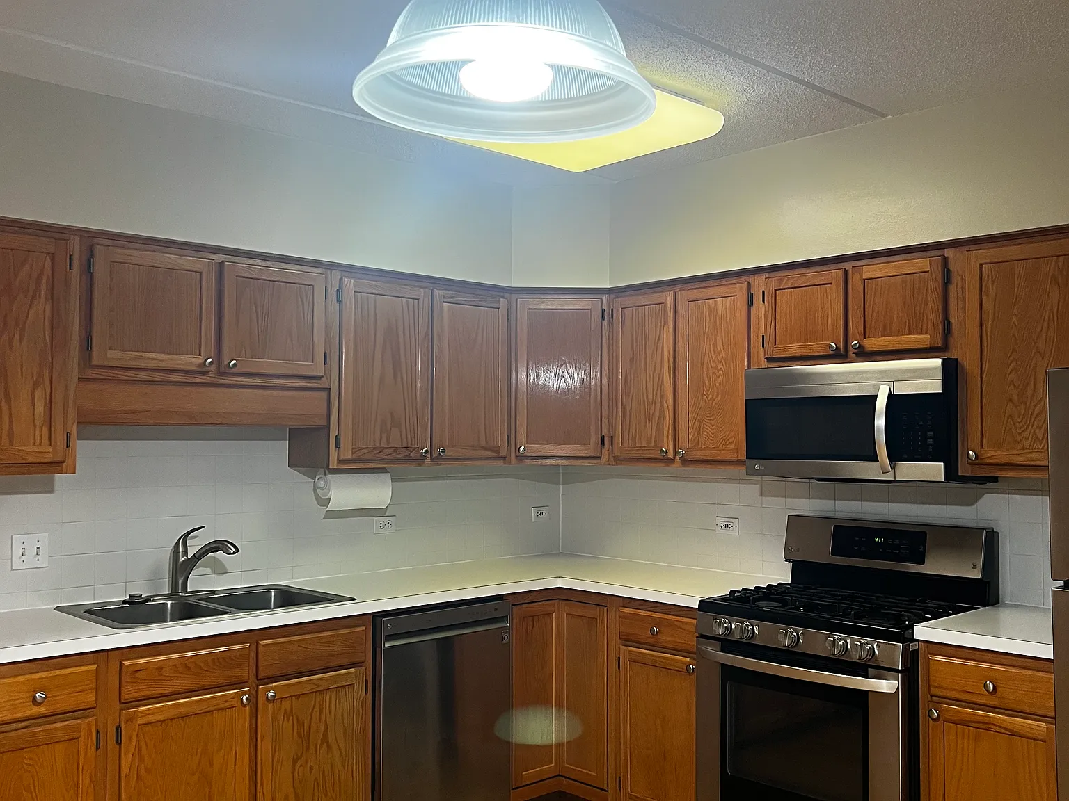 2 bed, 1300 sqft, $2,500 — Photo 2
