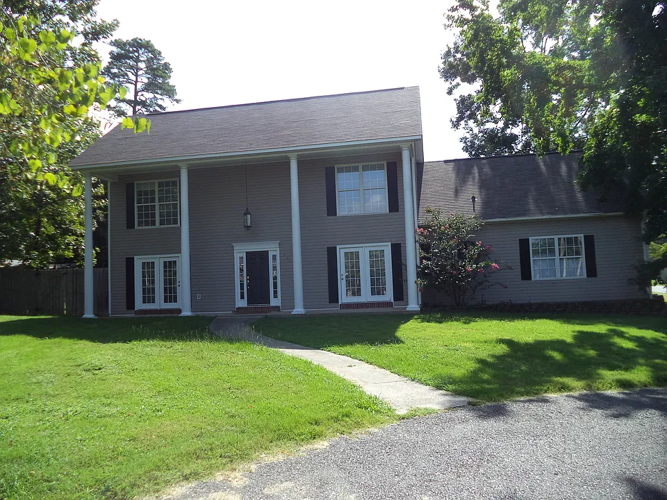 186 Bayshore Cv