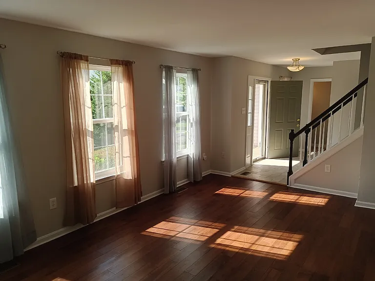 345 Silver Ridge Dr — Photo 4