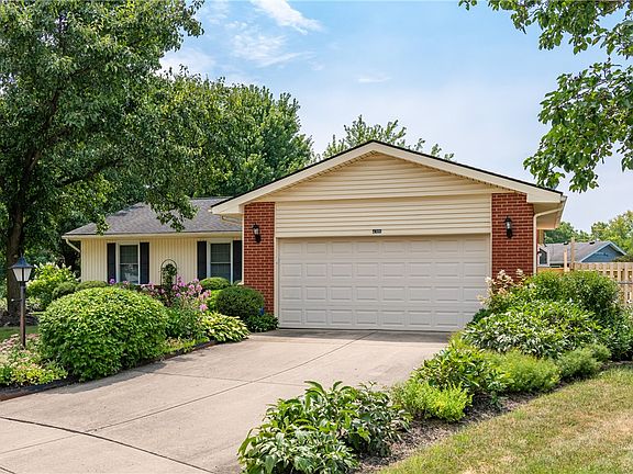 3rd image of 4305 Spring Hollow Ct
