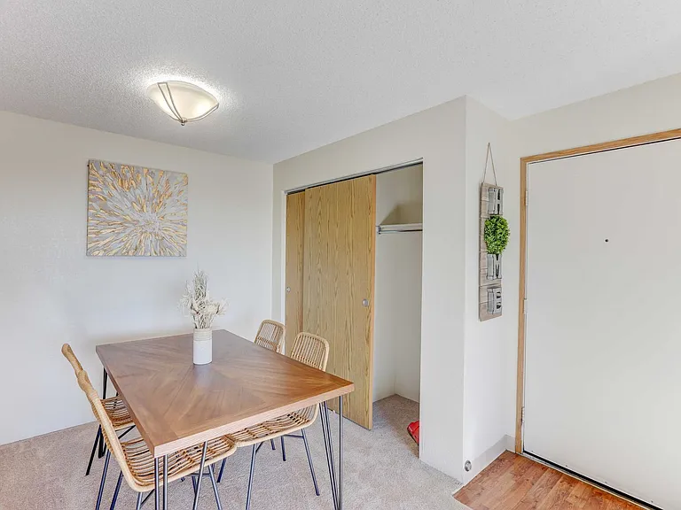 Americana Lakewood Apartments — Photo 78