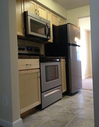 3rd image of 6 Briarwood Ln