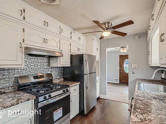 3rd image of 818 50th Ave NE