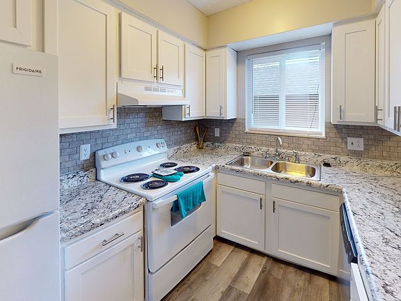 5th image of 5124 W Canterbury Dr #5111