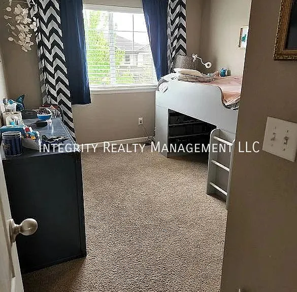 692 Jarvis Dr — Photo 11