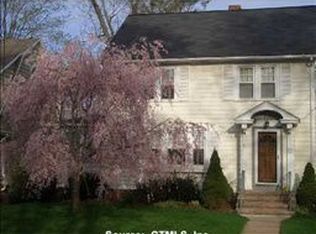 37 Greenway St, Hamden, CT 06517