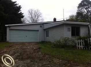 1635 Lakeview Dr, Lake Orion, MI 48362