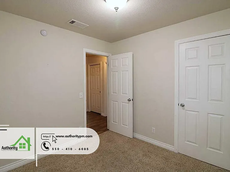 808 Springer Dr — Photo 9