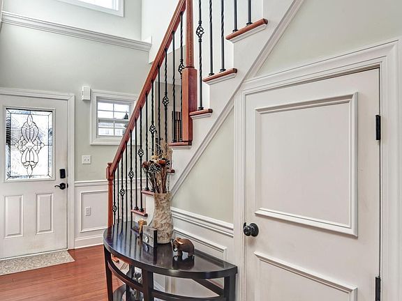 4th image of 1717 3rd Avenue