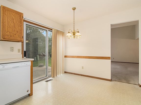 5th image of 1668 Lexington Dr