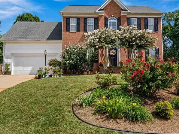 3625 Oak Chase Dr, High Point, NC 27265