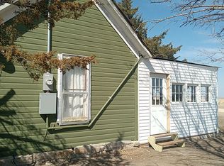 414 2nd St, Waldo, KS 67673