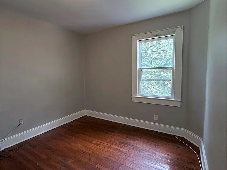 415 Circle Dr W — Photo 10