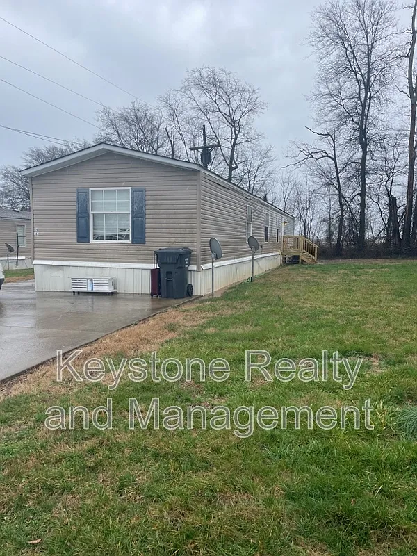 3 bed, 2.0 bath, 1216 sqft, $950 — Photo 1