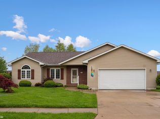 1527 Winchester Dr, Burlington, IA 52601