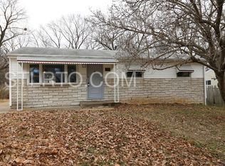 1150 Penhurst Dr, Florissant, MO 63033