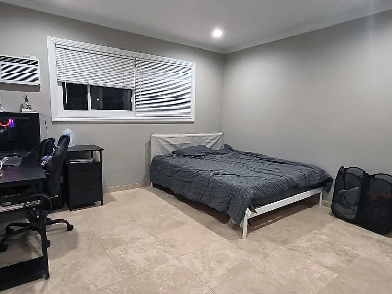 1619 Colby Ave #4 — Photo 15