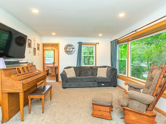 4th image of 3155 Weber Dr