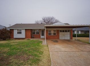 1309 Kings Court Cir, Moore, OK 73160