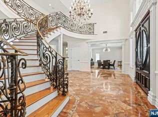 512 Winterburn Grv, Cliffside Park, NJ 07010