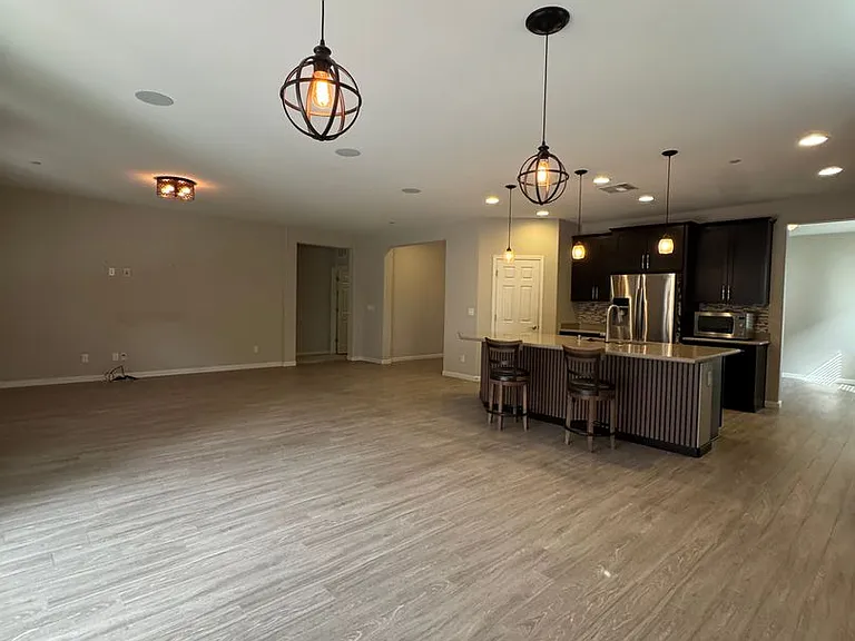 800 Valencia Ct — Photo 21