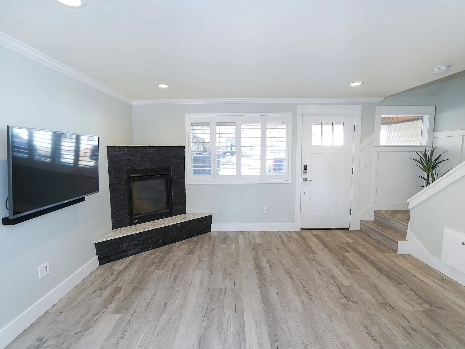 2 bed, 1.5 bath, 900 sqft, $2,395 — Photo 1