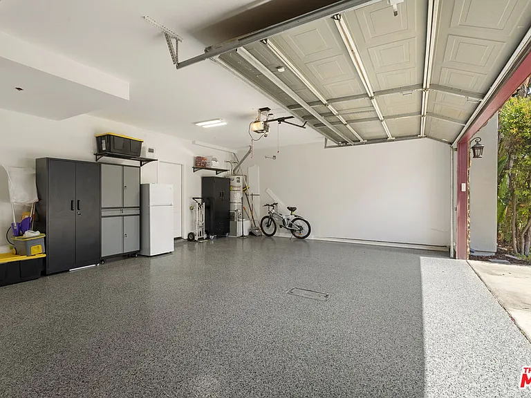 21615 Medina Estates Dr — Photo 38