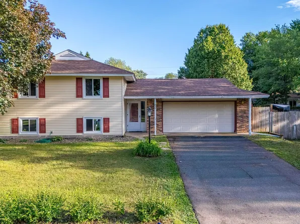 838 Jonathan Dr, Apple Valley, MN 55124