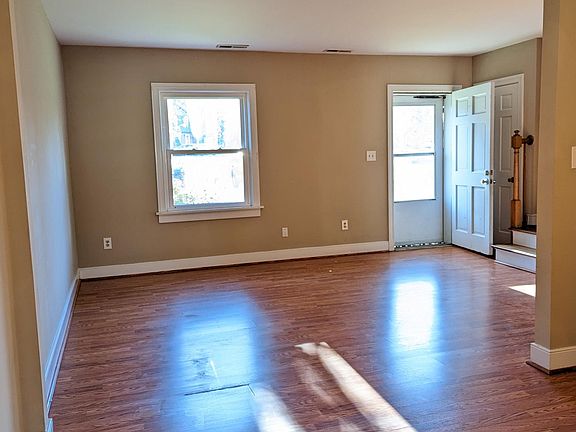 3rd image of 903 London Company Way #903