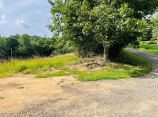 14 Renegade Ln, Hillsville, VA 24343