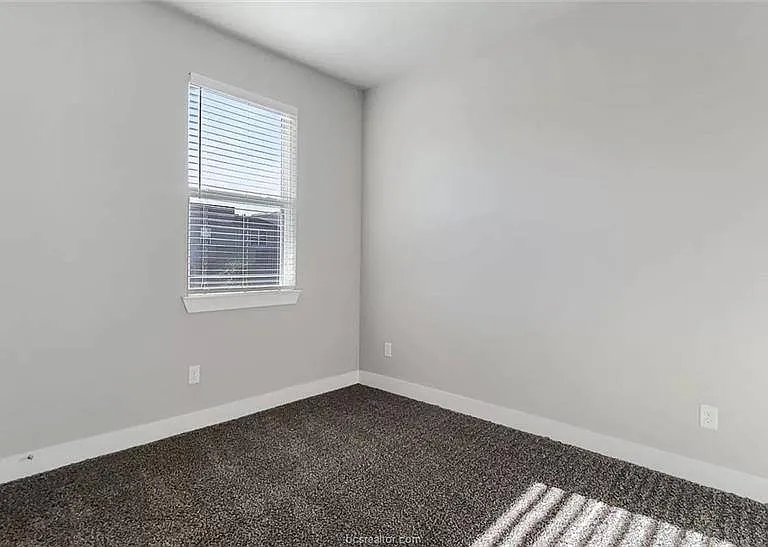 3920 Yukon Ln — Photo 8