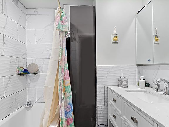 4th image of 9412 Avenue M Floor 1