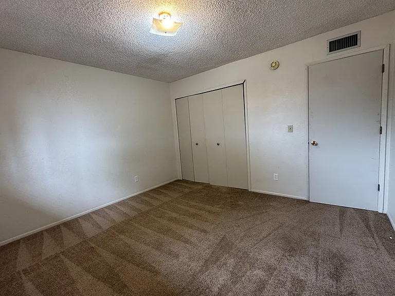 1281 N Catalina Dr — Photo 19