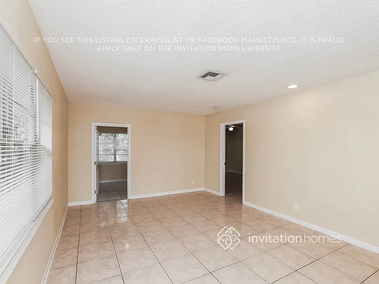 937 SE 3rd Ave — Photo 4