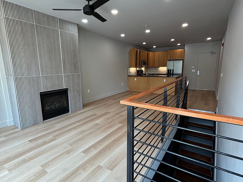 Living Room Main Floor
New Floors
New Floor to Ceiling Blackout Blinds
New Ceiling Fan
Working Gas Fireplace
Recessed Lighting