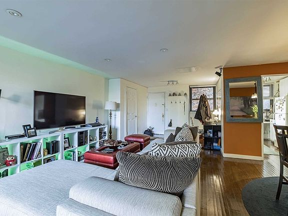 4th image of 6125 98th St