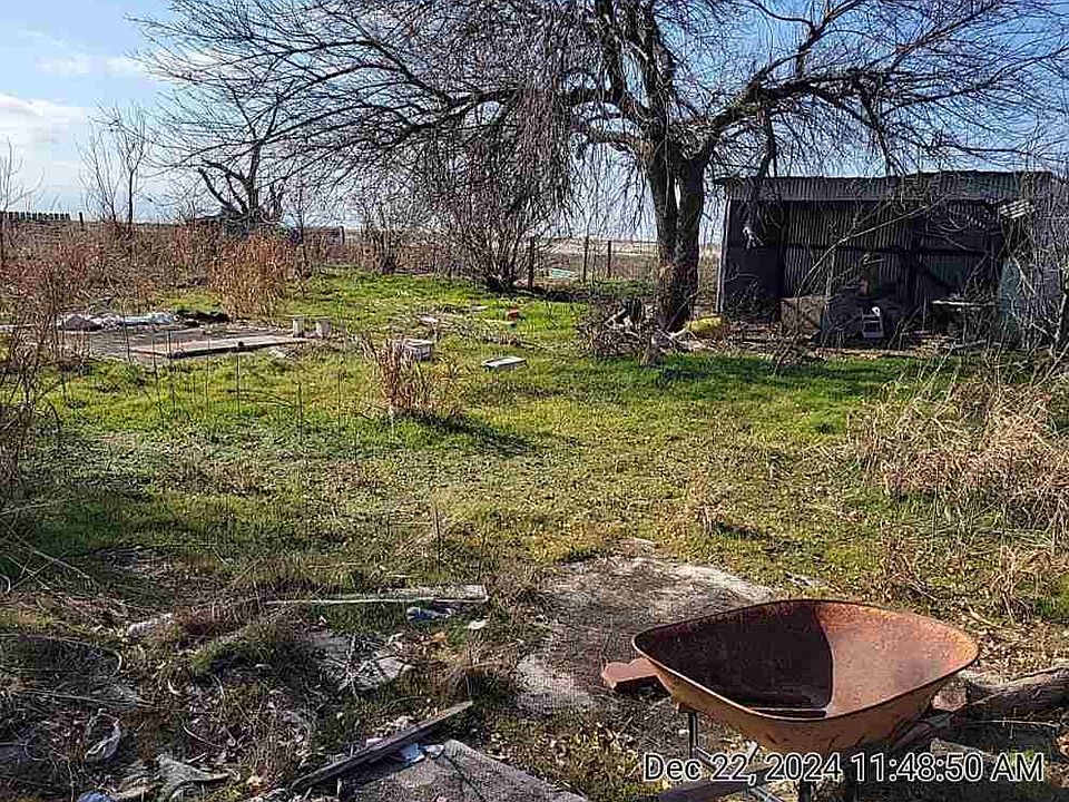 2nd image of 1222 C Ave