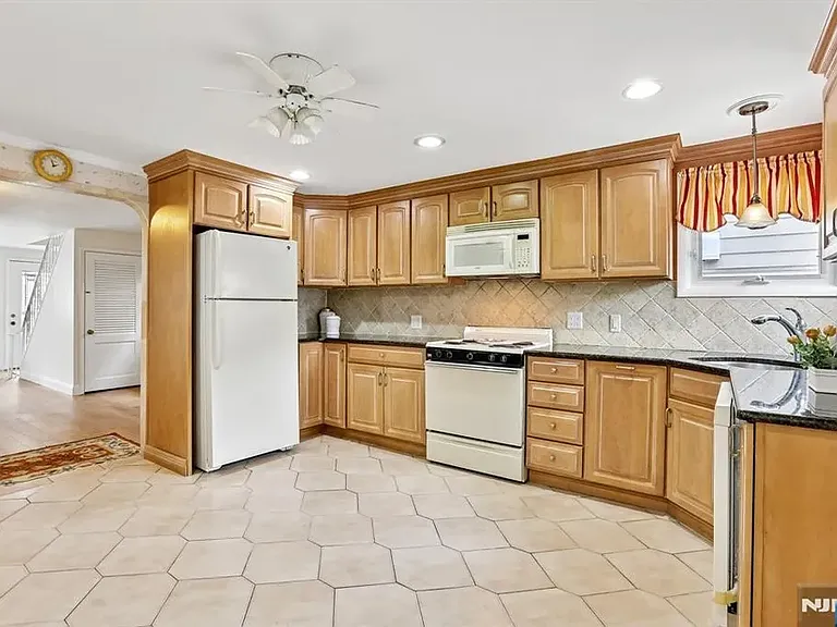 18 Patterson St — Photo 12