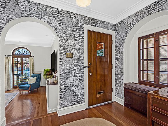 2nd image of 1219 Rossell Ave