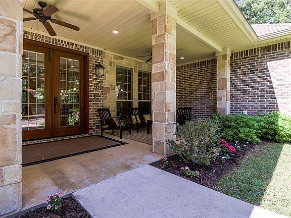 3rd image of 1652 Pineview Ln