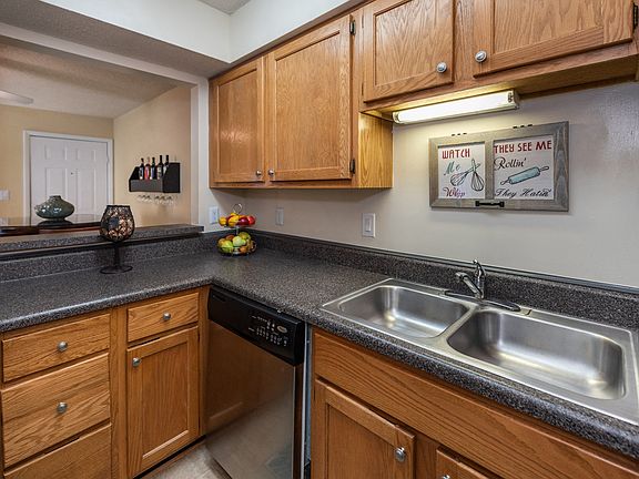 4th image of 802 Constance Dr #814