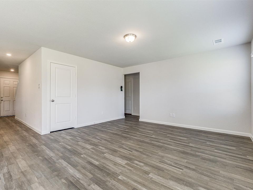 1st image of 3527 Chestnut Oak Dr