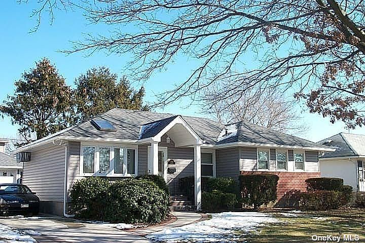 1st image of 1067 Johnston Ave