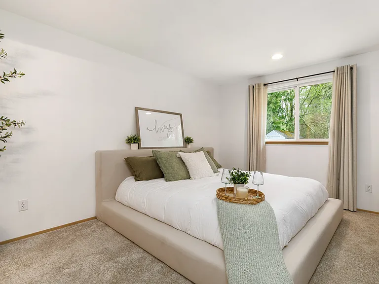 1257 Russell Dr — Photo 15